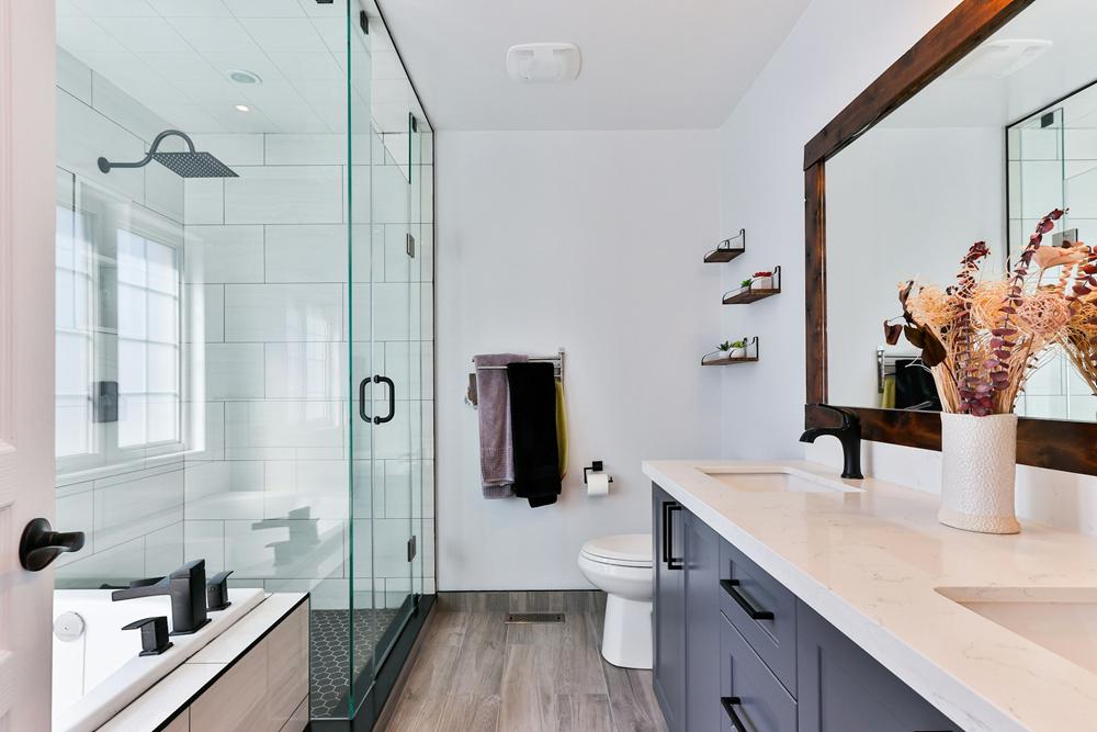 What to Check Before Converting a Bathtub Into a Shower